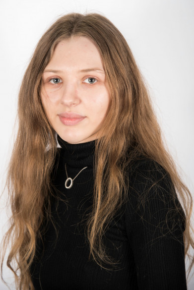 Photo shows Lucy Lloyd of Essential Site Skills