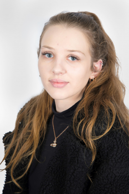 Photo shows Lucy Lloyd of Essential Site Skills
