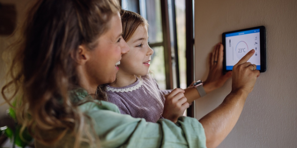 Stay Warm and Save Energy This Winter: 30 Clever Tips You Didn’t Think Of!